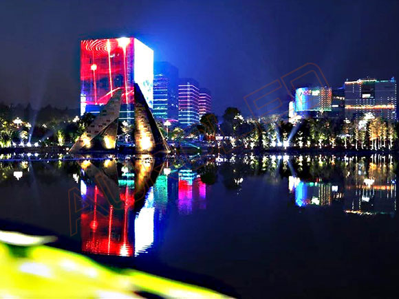 城市景觀亮化工程的興起對戶外<a href=http://www.haoshouwang.com/toumingping/ target=_blank class=infotextkey>透明屏</a>發(fā)展的意義