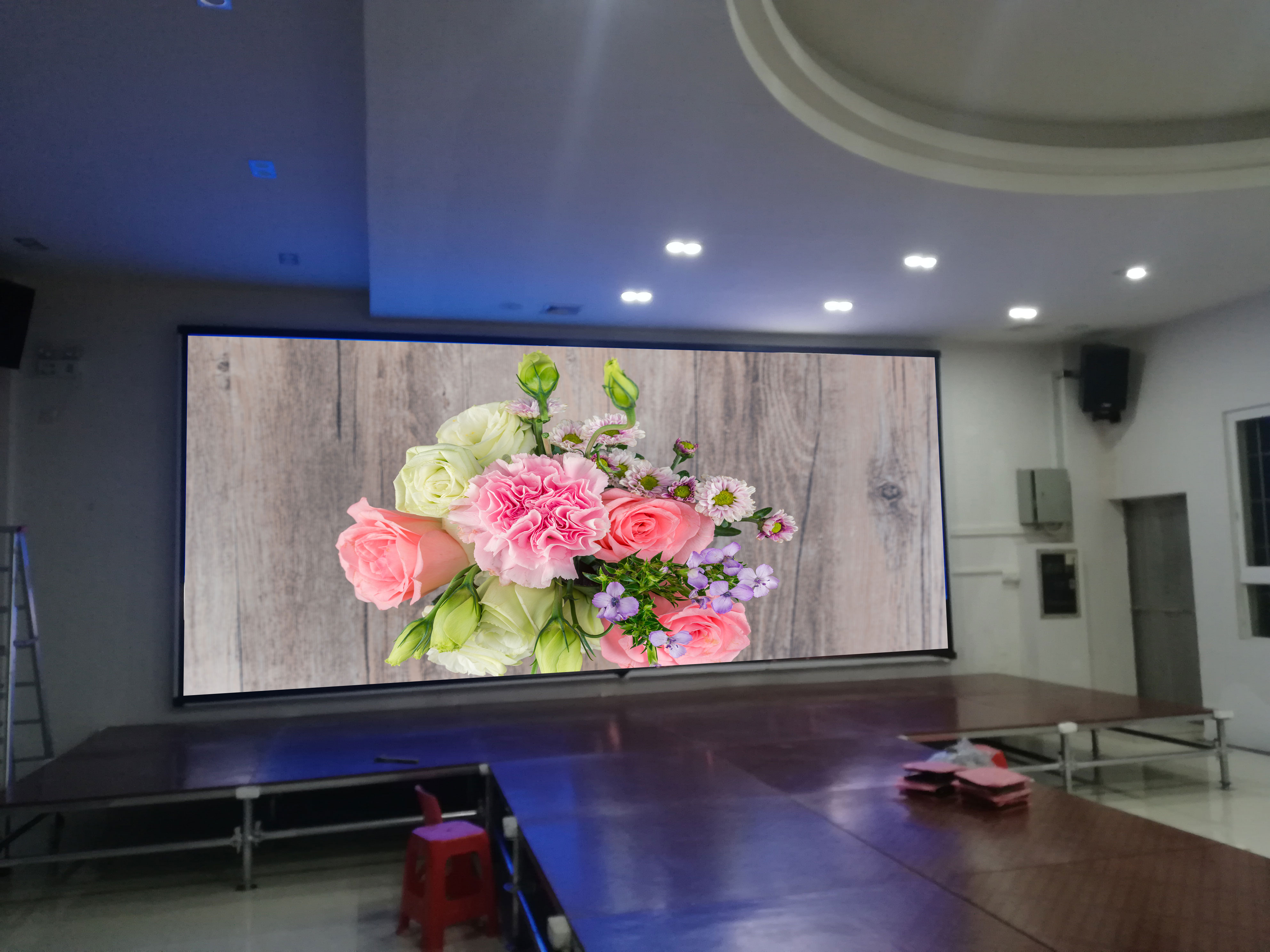 高清室內(nèi)LED<a href=http://www.haoshouwang.com/quancai/ target=_blank class=infotextkey>全彩顯示屏</a>